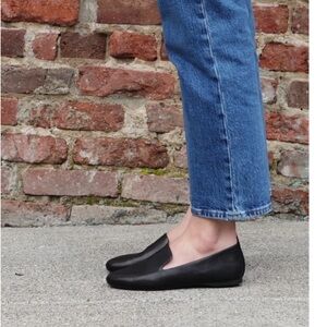 BIRDIES THE STARLING
Jet Leather women size 8 gently worn